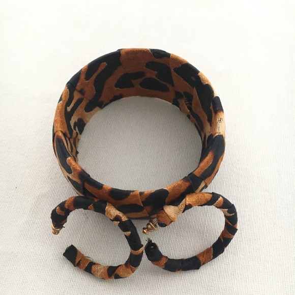 Animal Print Earring/Bracelet set - Picture 4 of 4